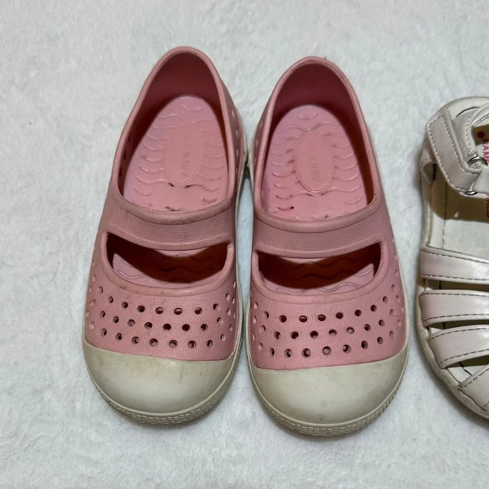 Girls size 9 summer shoes. Mary Jane water shoe and fisherman sandal